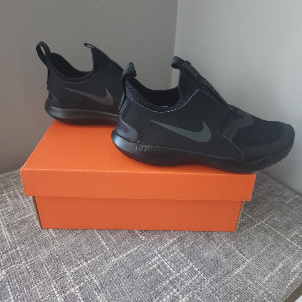 (NWT) Nike Flex Runner (PS) - NEW